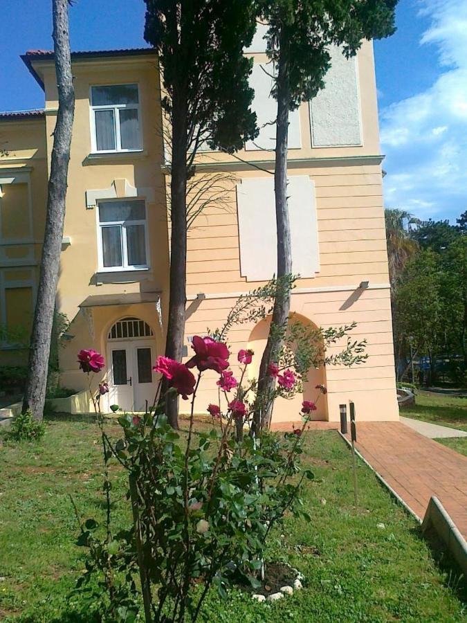 קריקווניצה Hotel Vila Ruzica- Glavna Zgrada I Depandanse מראה חיצוני תמונה