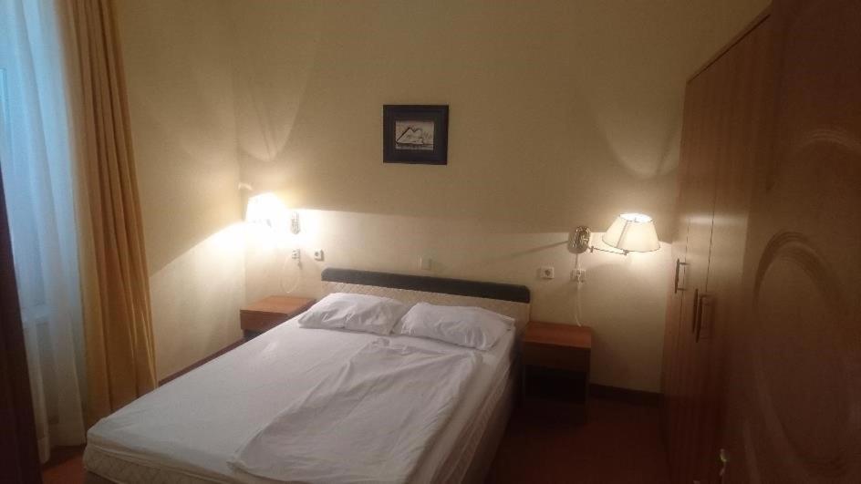קריקווניצה Hotel Vila Ruzica- Glavna Zgrada I Depandanse מראה חיצוני תמונה