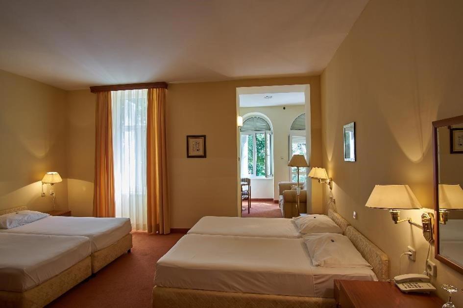 קריקווניצה Hotel Vila Ruzica- Glavna Zgrada I Depandanse מראה חיצוני תמונה