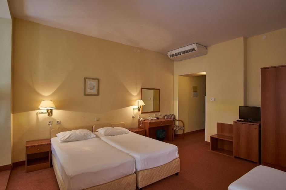 קריקווניצה Hotel Vila Ruzica- Glavna Zgrada I Depandanse מראה חיצוני תמונה