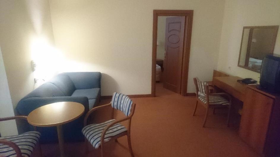 קריקווניצה Hotel Vila Ruzica- Glavna Zgrada I Depandanse מראה חיצוני תמונה
