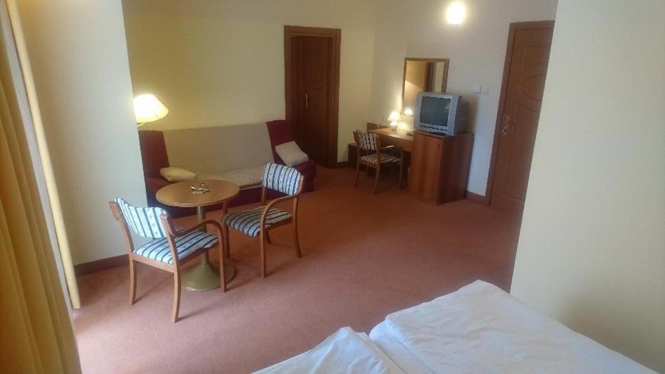 קריקווניצה Hotel Vila Ruzica- Glavna Zgrada I Depandanse מראה חיצוני תמונה