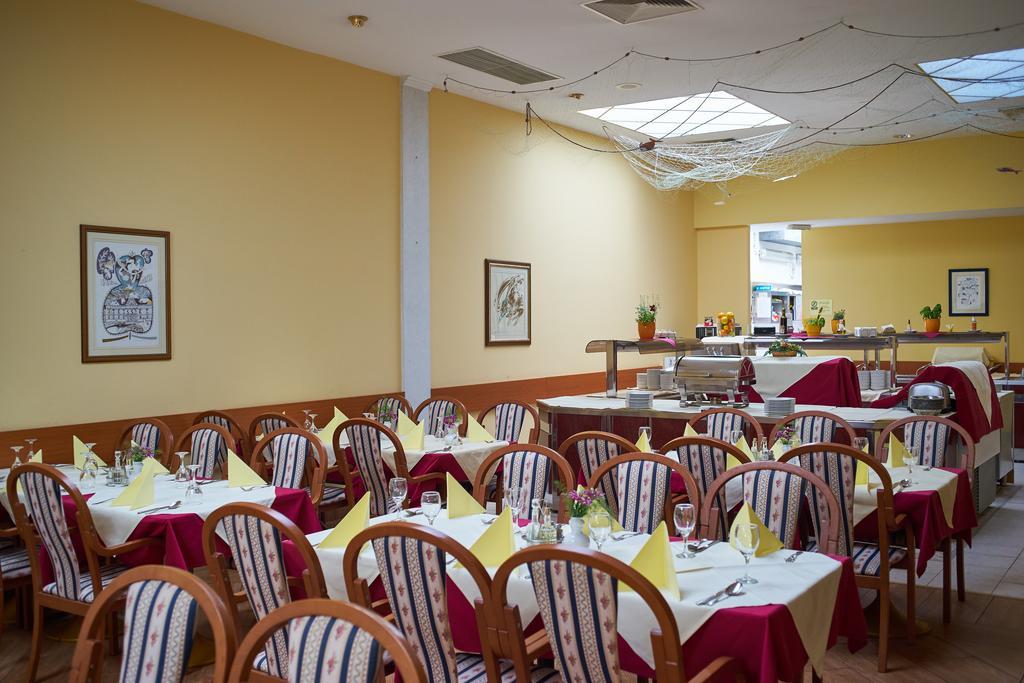 קריקווניצה Hotel Vila Ruzica- Glavna Zgrada I Depandanse מראה חיצוני תמונה