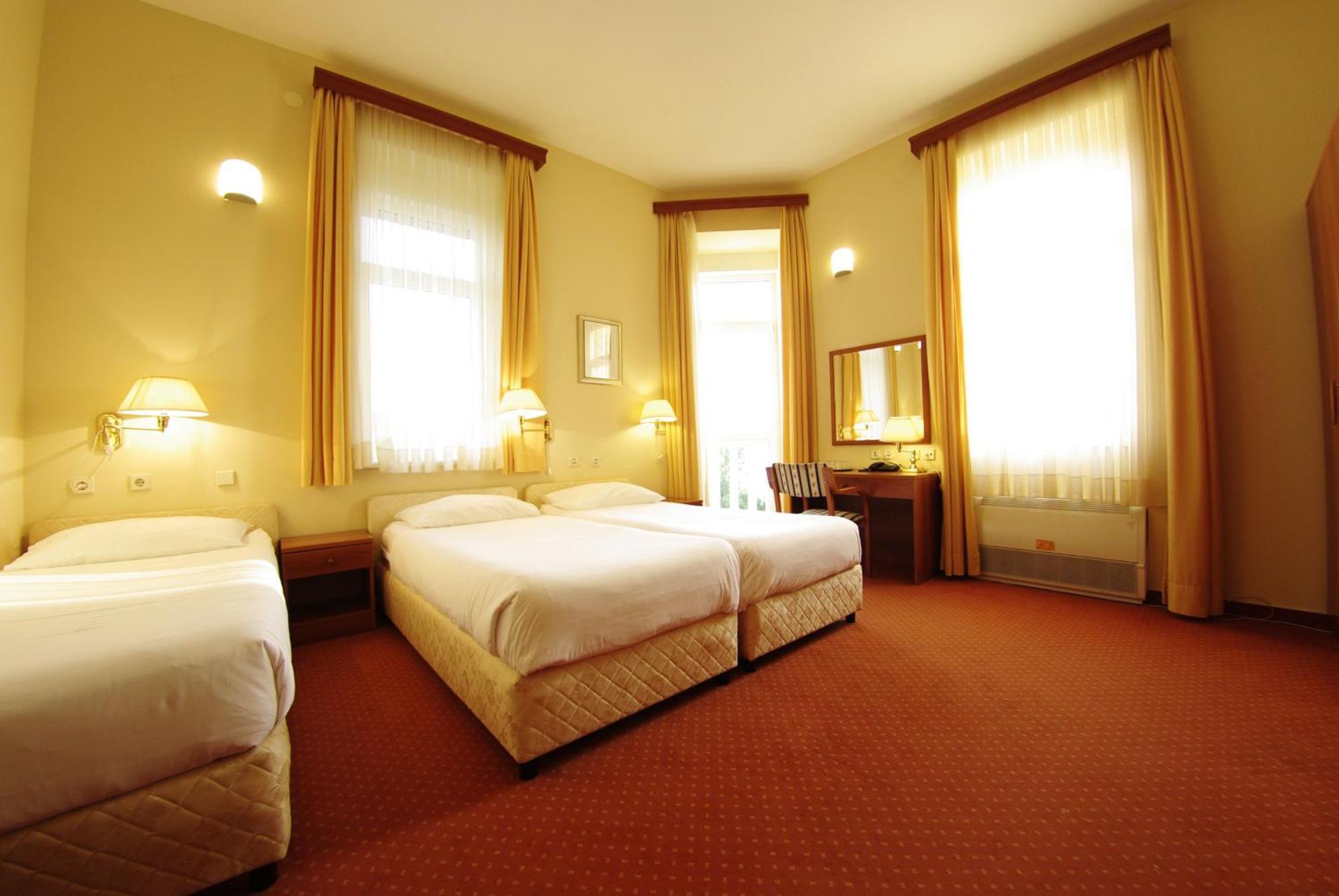 קריקווניצה Hotel Vila Ruzica- Glavna Zgrada I Depandanse מראה חיצוני תמונה