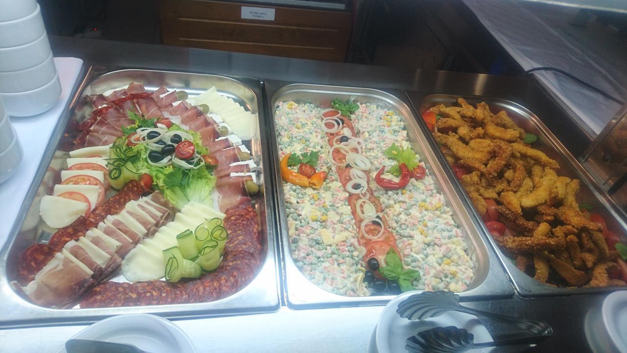 קריקווניצה Hotel Vila Ruzica- Glavna Zgrada I Depandanse מראה חיצוני תמונה