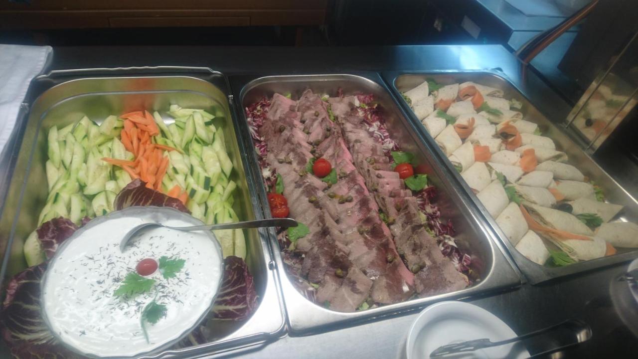 קריקווניצה Hotel Vila Ruzica- Glavna Zgrada I Depandanse מראה חיצוני תמונה