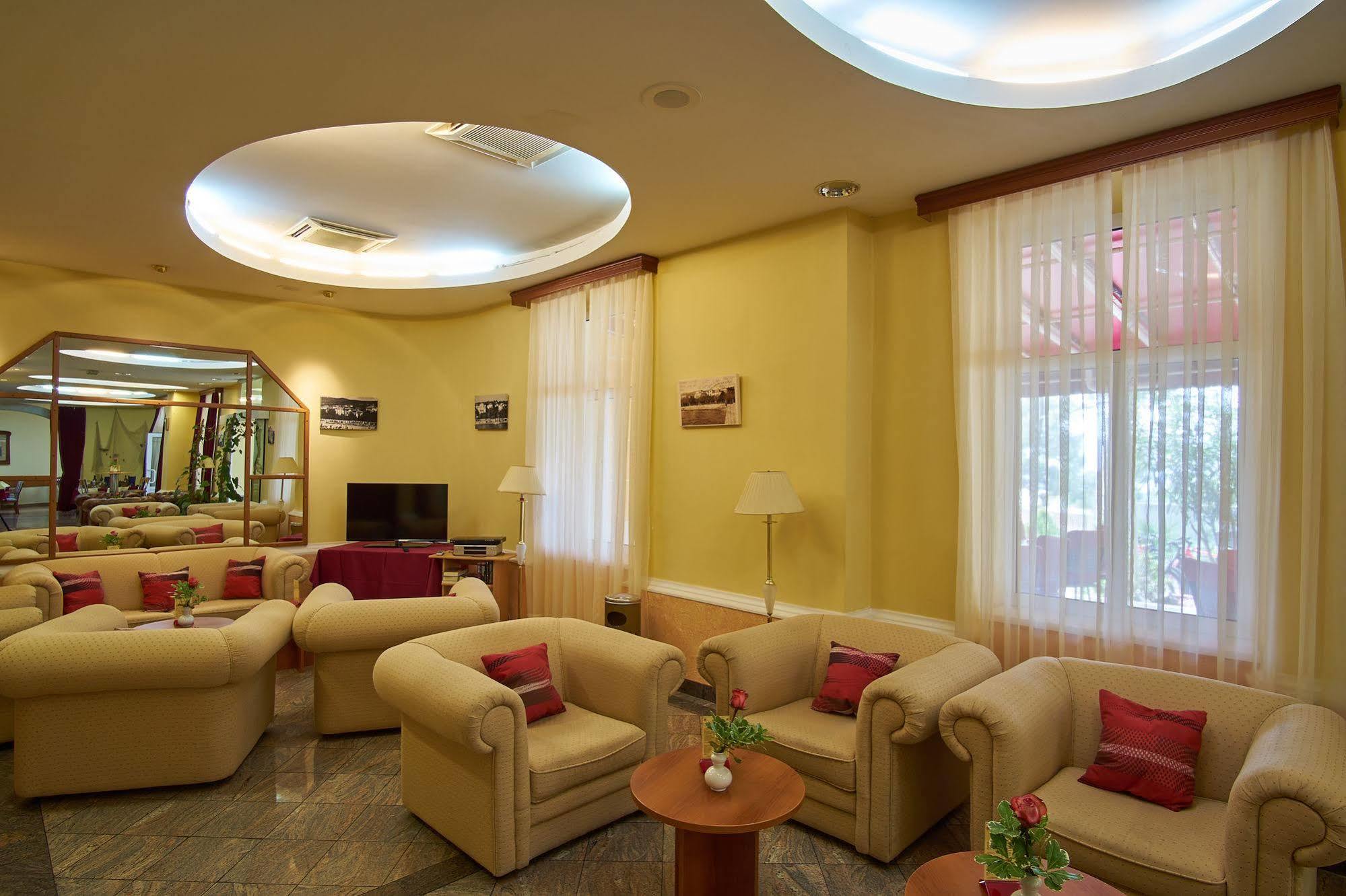 קריקווניצה Hotel Vila Ruzica- Glavna Zgrada I Depandanse מראה חיצוני תמונה