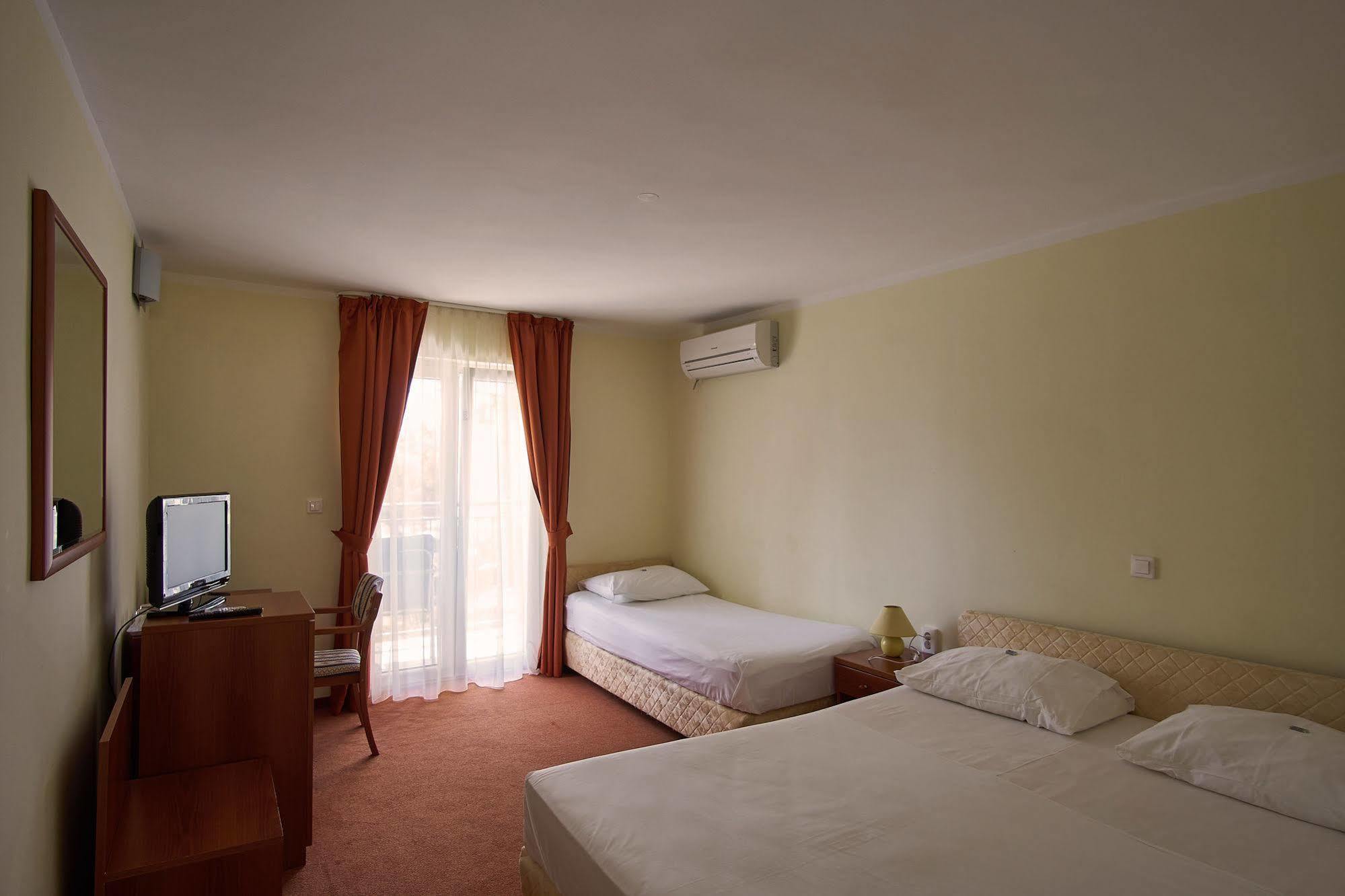 קריקווניצה Hotel Vila Ruzica- Glavna Zgrada I Depandanse מראה חיצוני תמונה