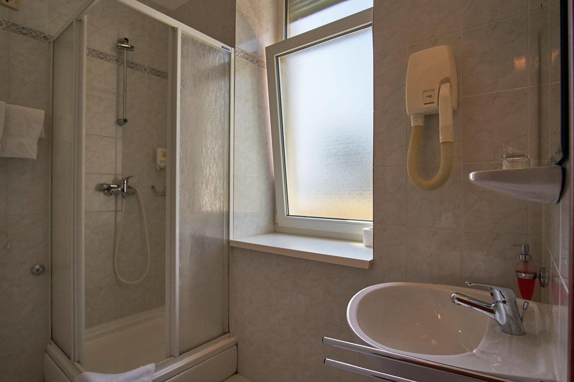 קריקווניצה Hotel Vila Ruzica- Glavna Zgrada I Depandanse מראה חיצוני תמונה